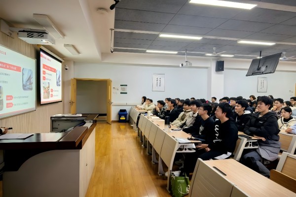 同学们认真学习并有所收获(1).jpg