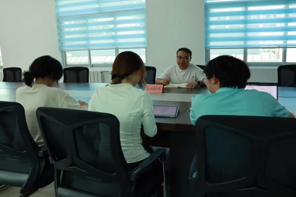 政企人员解答数字化技术难题(1).jpg